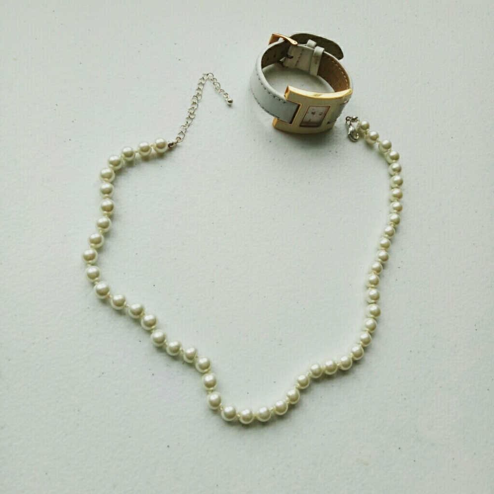 Pearl Necklace faux
